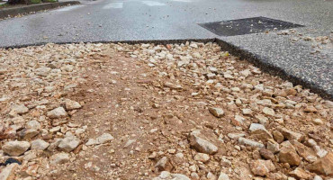 Ulica Stjepana Radića, rupa na cesti