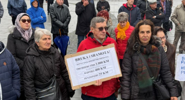 Umirovljenici prosvjed u Tuzli
