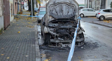 zapaljeno službeno vozilo grada Mostara