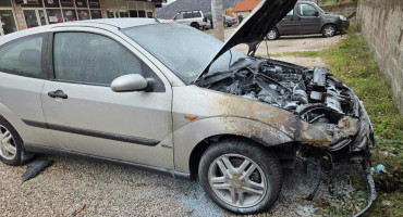 Mostar: Izgorio automobil na Kočinama