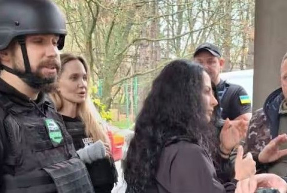 Angelinu Jolie zatekao incident u Ukrajini