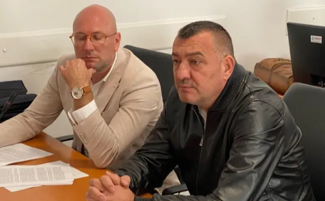 Tužiteljstvo traži produženje pritvora za policajce, zbog odnosa s maloljetnicama proširena istraga