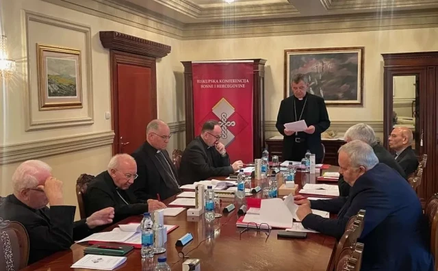 Nadbiskup Vukšić: Broj katolika u BiH smanjen je za 58 posto, nepravde nakon Daytona najviše pogodile Hrvate