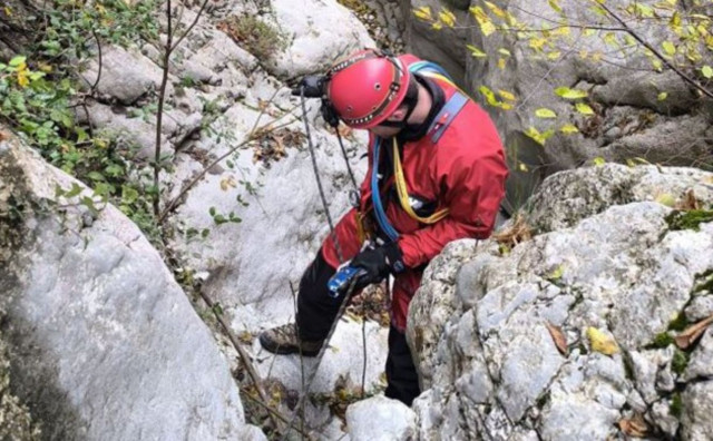 GSS Široki Brijeg spasio dva lovačka psa iz kanjona Lištice