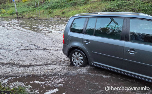 Upozorenje na poplave i nevrijeme u tri županije
