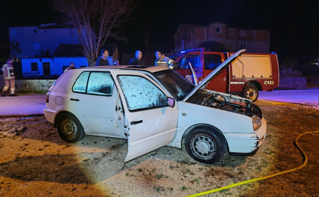 Požar na vozilu u Ljubuškom brzo ugašen