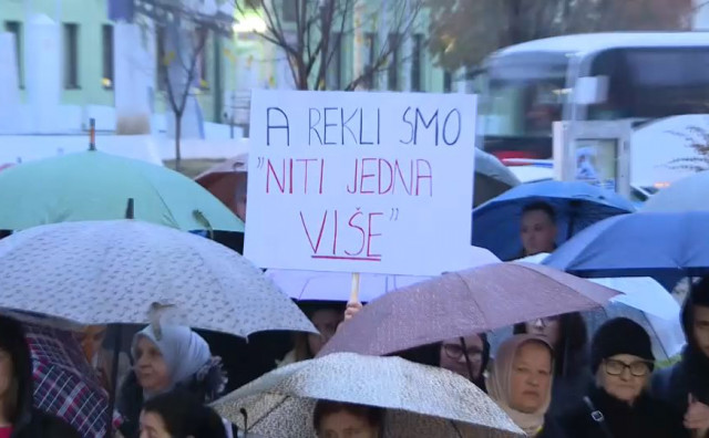 U Kalesiji održan prosvjed povodom ubojstva Aldine Jahić, ovo su poruke sa skupa