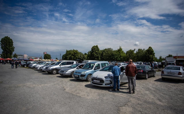 Rabljena vozila preplavila BiH, uvezeno 72 tisuće starih automobila