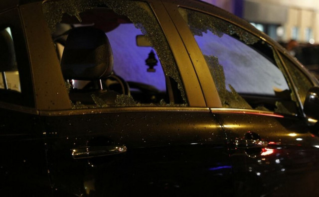 Razbijeno staklo na automobilu