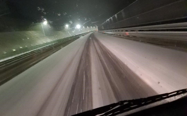 Snijeg izazvao poteškoće na cestama u BiH