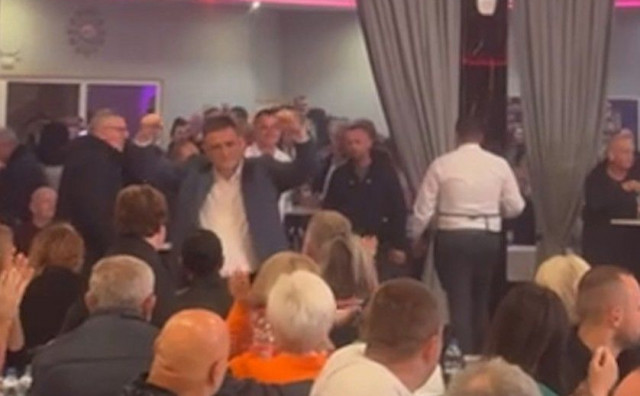 Vlado Đajić dočekan ovacijama u restoranu