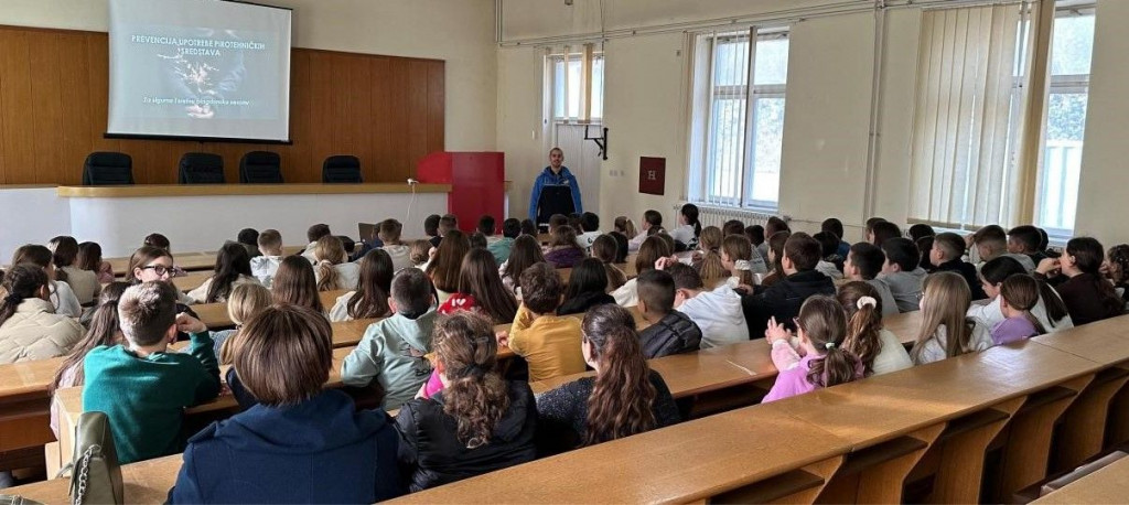 Edukativno predavanje za učenike o opasnosti pirotehnike