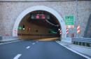 Zbog prometne nesreće obustavljen promet kroz tunel Hercegovina