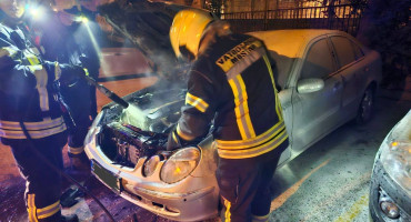 Požar na automobilu u Mostaru