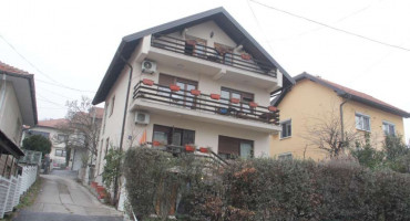 Pretres kuće u Tuzli