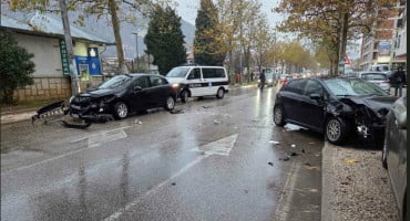 Prometna nezgoda ispred bolnice “Safet Mujić”