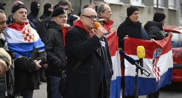 Prosvjed ispred Tomaševićeve zgrade