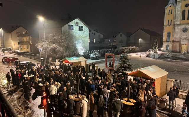 Zašto je zatvoren Advent u Uskoplju? Božićni sajam je imao sve dozvole, komercijalno klizalište nije