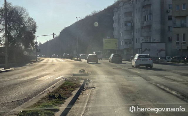 Semafori i rasvjetni stupovi na udaru vozača na Bulevaru