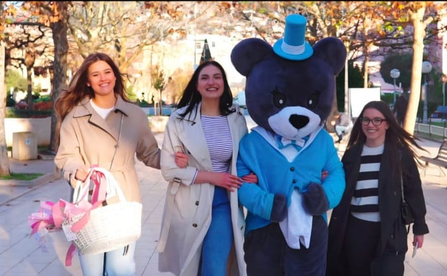 Kampanja studentica iz Mostara izmamila osmijehe građanima