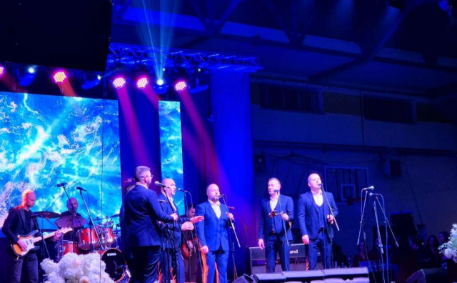 Klapa Grga obilježila 10 godina djelovanja koncertom 'Naći ću te u pismi' u Posušju