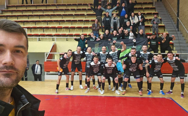 KMF Vitez pobijedio Zrinjski na Bijelom brijegu, susret obilježila krađa zastave