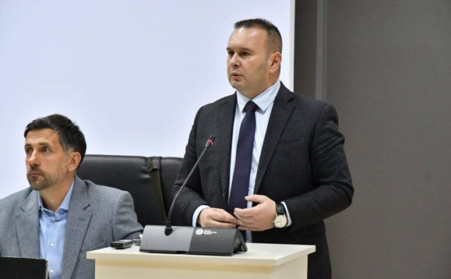 Umbrella: 'Javnim dužnosnicima ne priliči vršiti pritisak niti diskreditirati novinare'