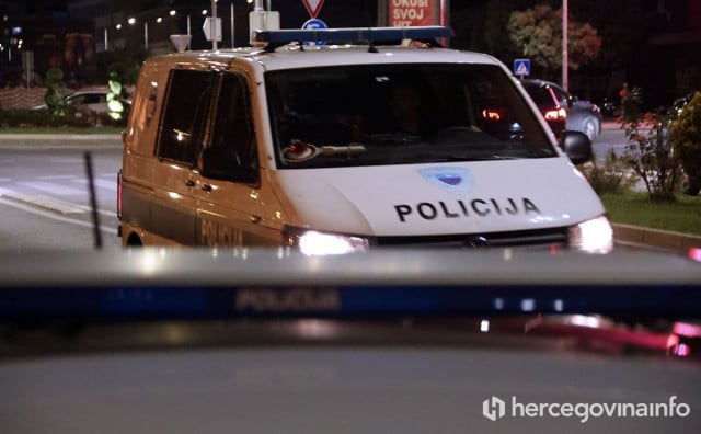 Četiri osobe ozlijeđene u prometnim nesrećama; Vatrogasci intervenirali tri puta