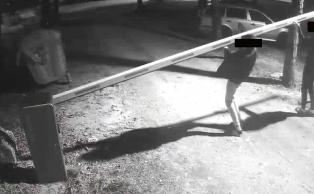 Oštetili rampu ispred zgrade Općine Posušje, policija izuzela snimke