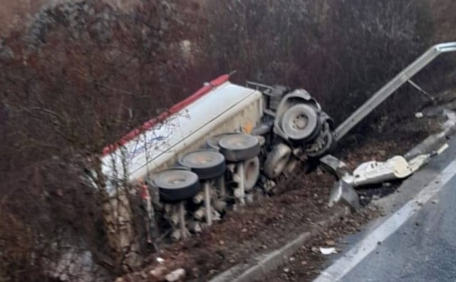 Jedna osoba smrtno stradala u prometnoj nesreći kod Širokog Brijega