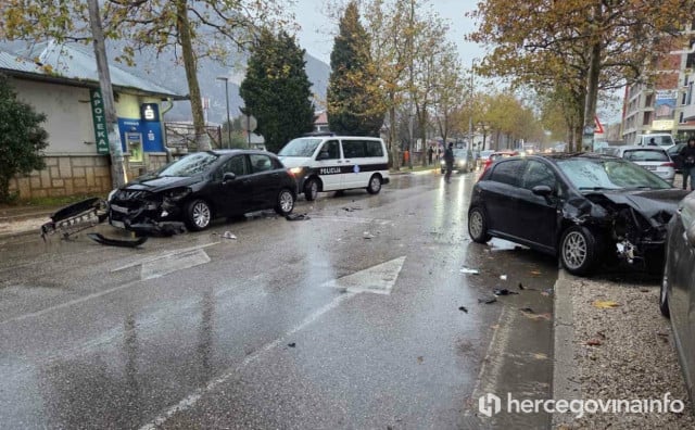 Prometna nezgoda ispred bolnice 'Safet Mujić'