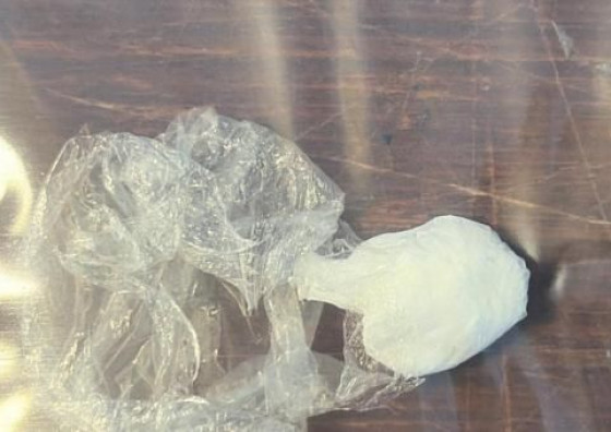 Policija u Grudama zaustavila BMW i pronašla šest smotuljaka kokaina