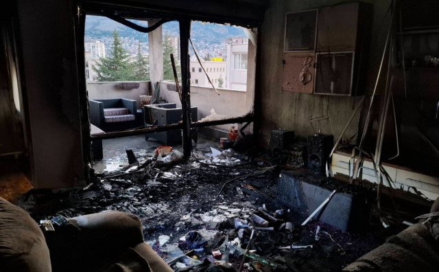 Mostarski vatrogasci objavili fotografije stana iz kojeg su spasili jednu osobu