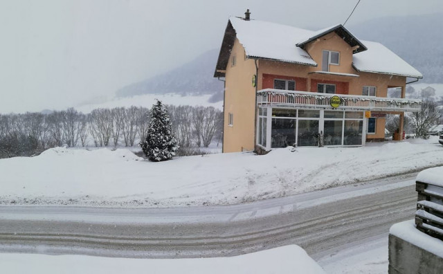 Opljačkan Caffe bar u Šujici, lopov ukrao oko 3.000 KM nakon turnira u pikadu