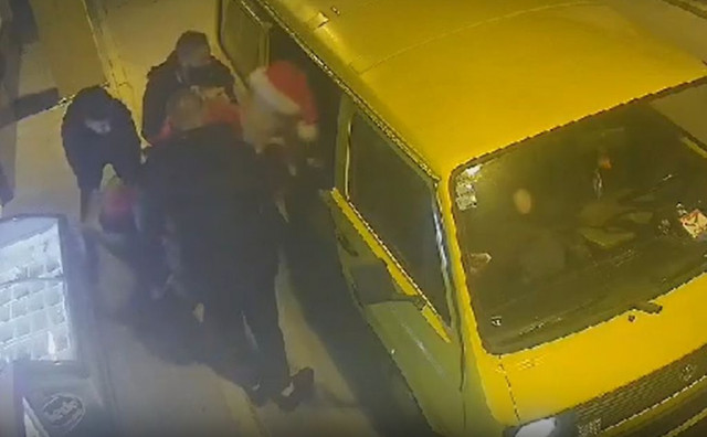 S benzinske crpke na Kupresu ukraden Djed Božićnjak