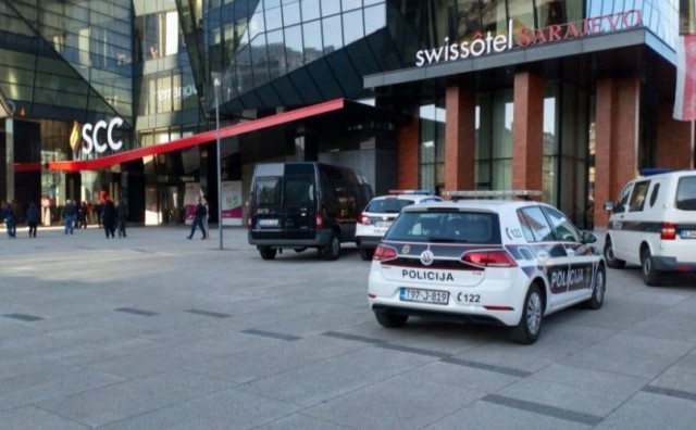 Nesvakidašnja pljačka u Sarajevu: Plan bio razbiti vrata autom i opljačkati centar, ali nisu uspjeli