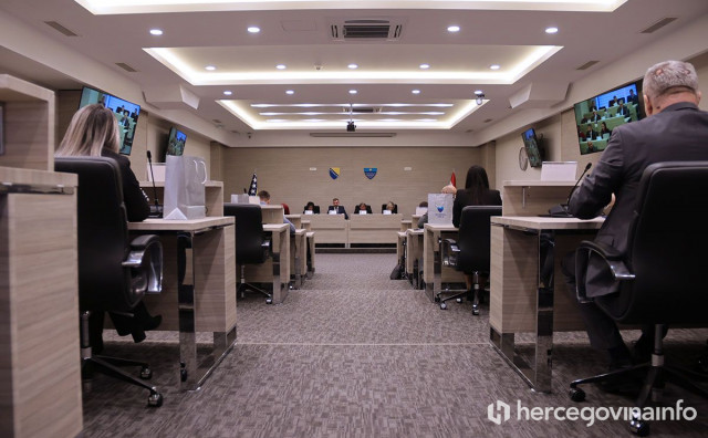 HRS: HDZ i SDA u Skupštini HNŽ-a podržavaju sami sebe, zdravstveni sustav bez plana i brojki