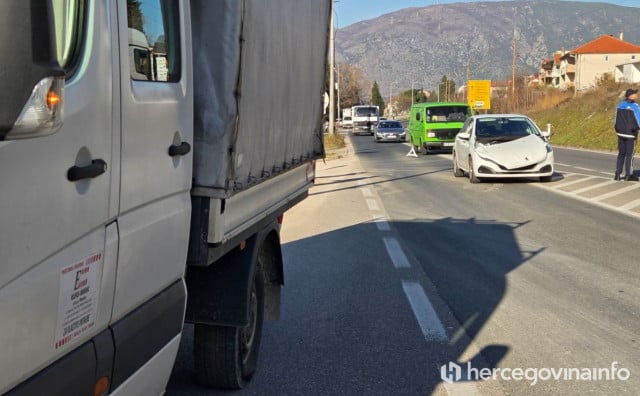 Sudar vozila izazvao gužve u Mostaru