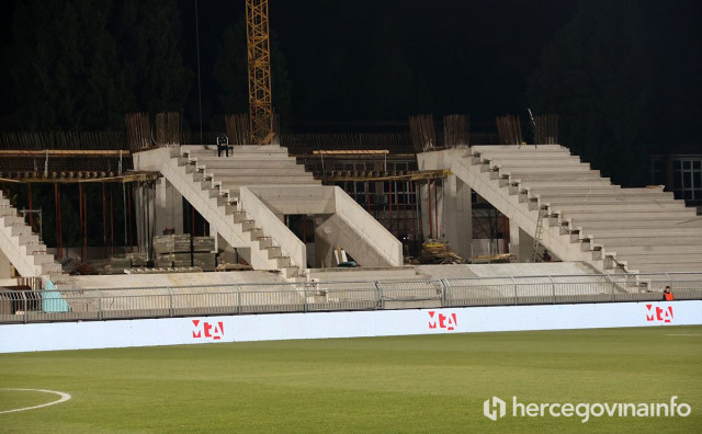Ultrasi se vraćaju na svoje Stajanje