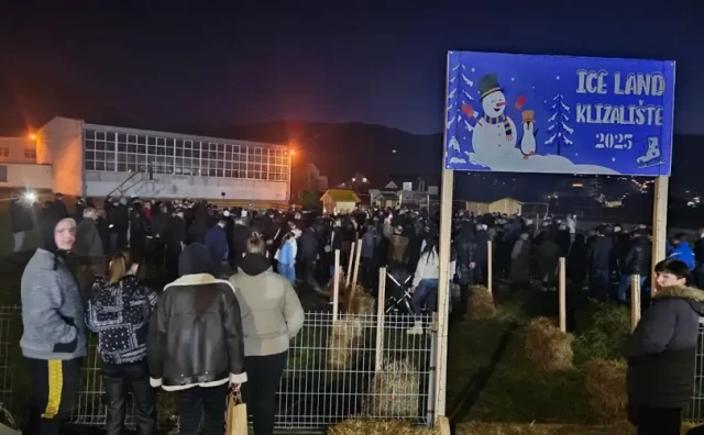 Više stotina Hrvata prosvjedovalo zbog zabrane Adventa u Uskoplju