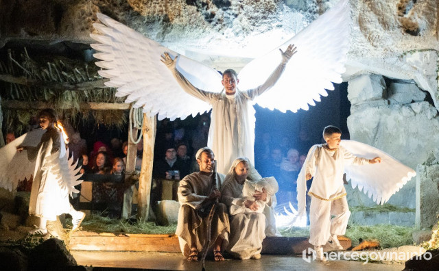 Božić u Međugorju dočekan uz Žive jaslice i svetu misu Polnoćku