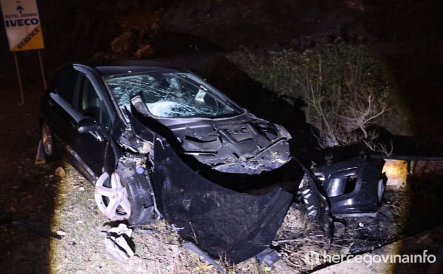 Teža prometna nesreća na ulazu u Mostar, ozlijeđen vozač