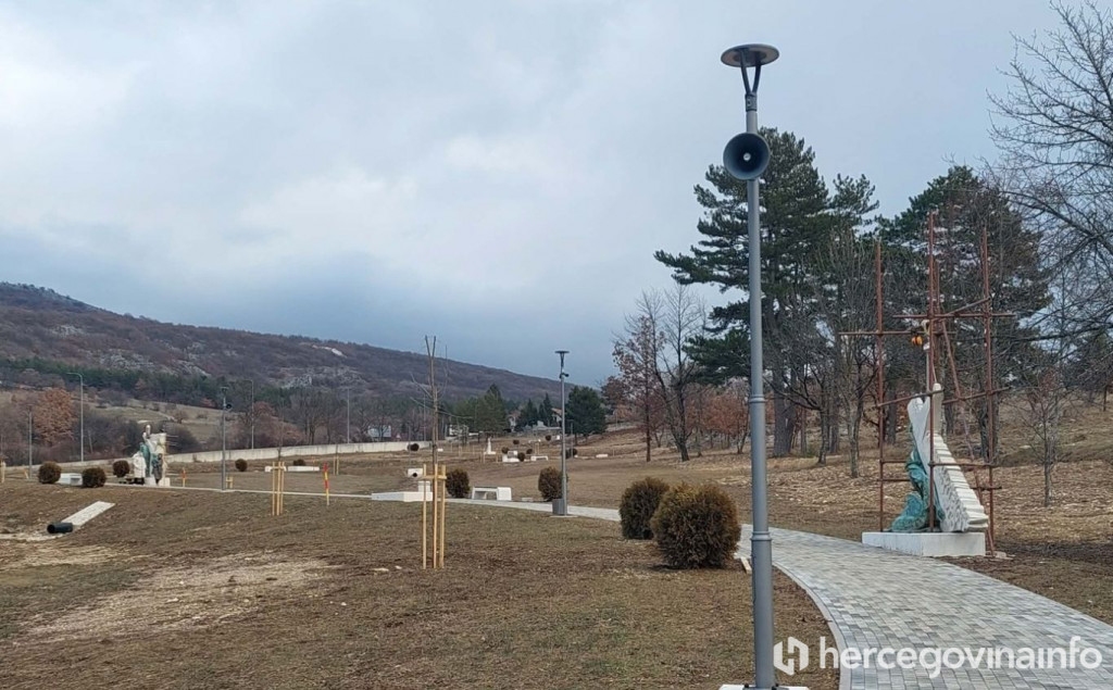 Križni put u Livnu, postavljene prve postaje