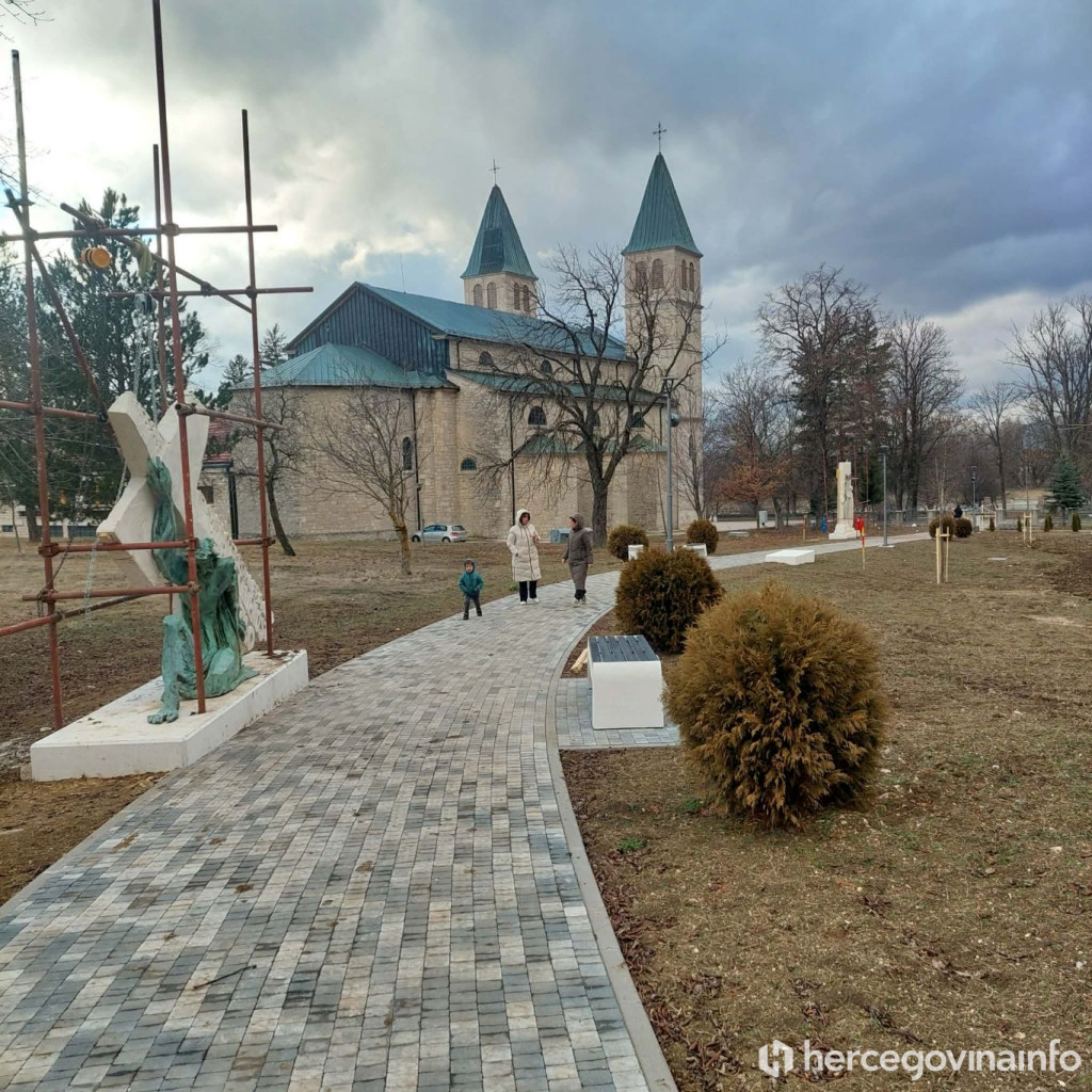 Križni put u Livnu, postavljene prve postaje