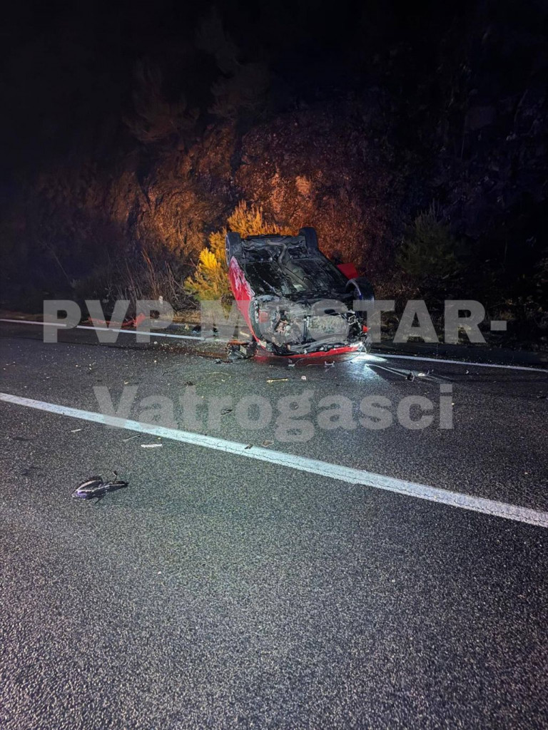 Žovnica prevrnuti automobil