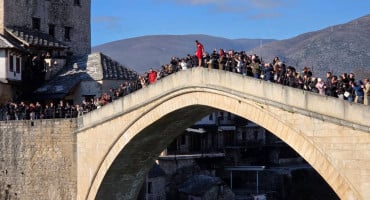 Skok sa Starog mosta