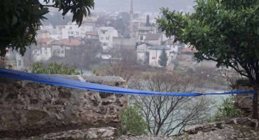 Urušio se zid kod džamije u Mostaru