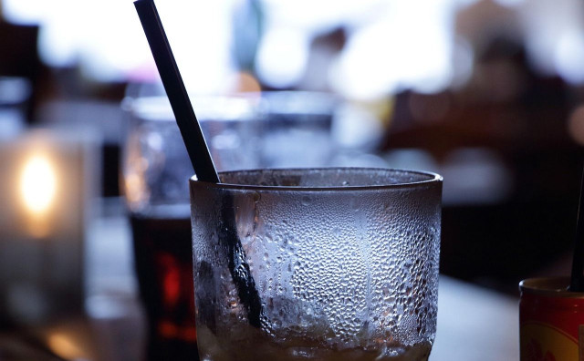 Nemirna noć u Širokom Brijegu, vrijeđao konobarice, odbio alkotest i fizički nasrnuo na policiju