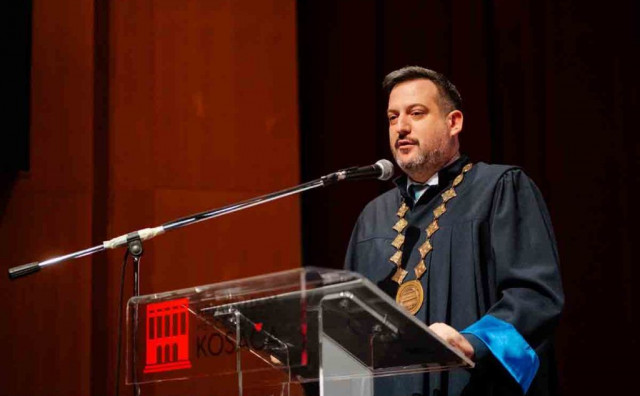 Dekan Filozofskog fakulteta u Mostaru sudjelovao u prometnoj nezgodi sa službenim vozilom