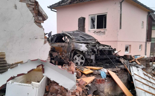 Snažna eksplozija u Derventi, pronađeni ostaci nepoznate osobe